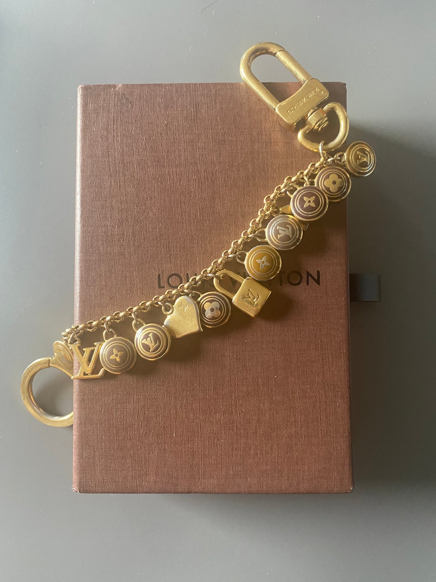NEW IN Authentic LOUIS VUITTON Pastilles Vintage Bracelet