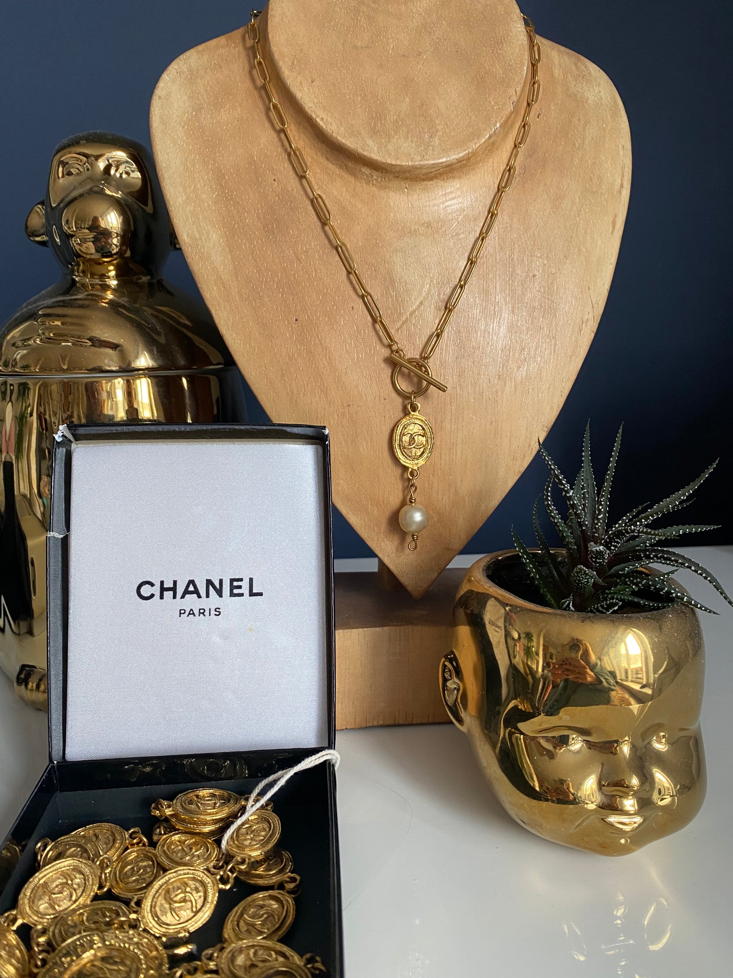 Authentic CHANEL pendant & Pearl reworked Necklace - 18 inches