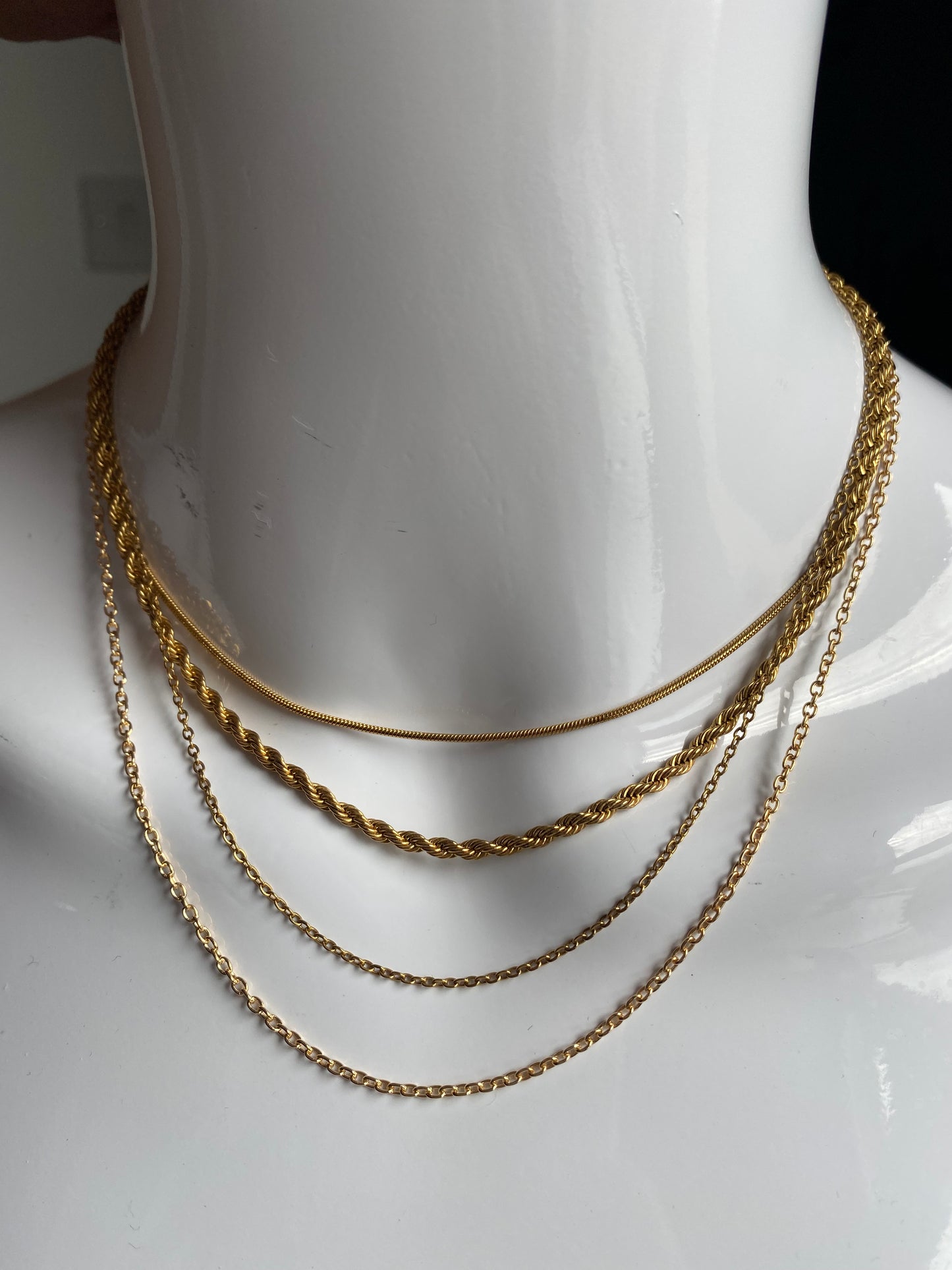 DEEBO gold anti-tarnish chain necklace