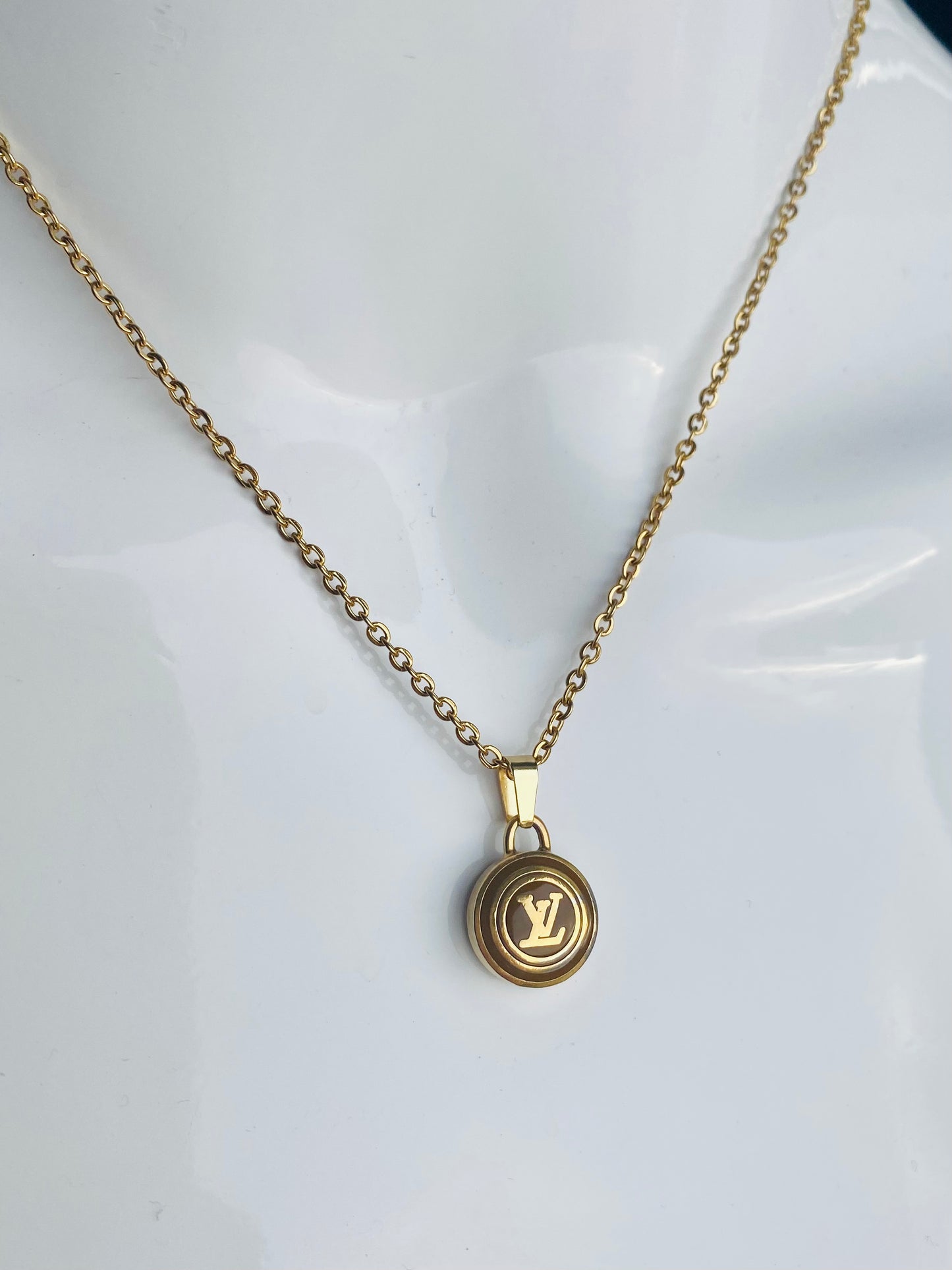 NEW IN Authentic LOUIS VUITTON vintage LV pastilles pendant on necklace