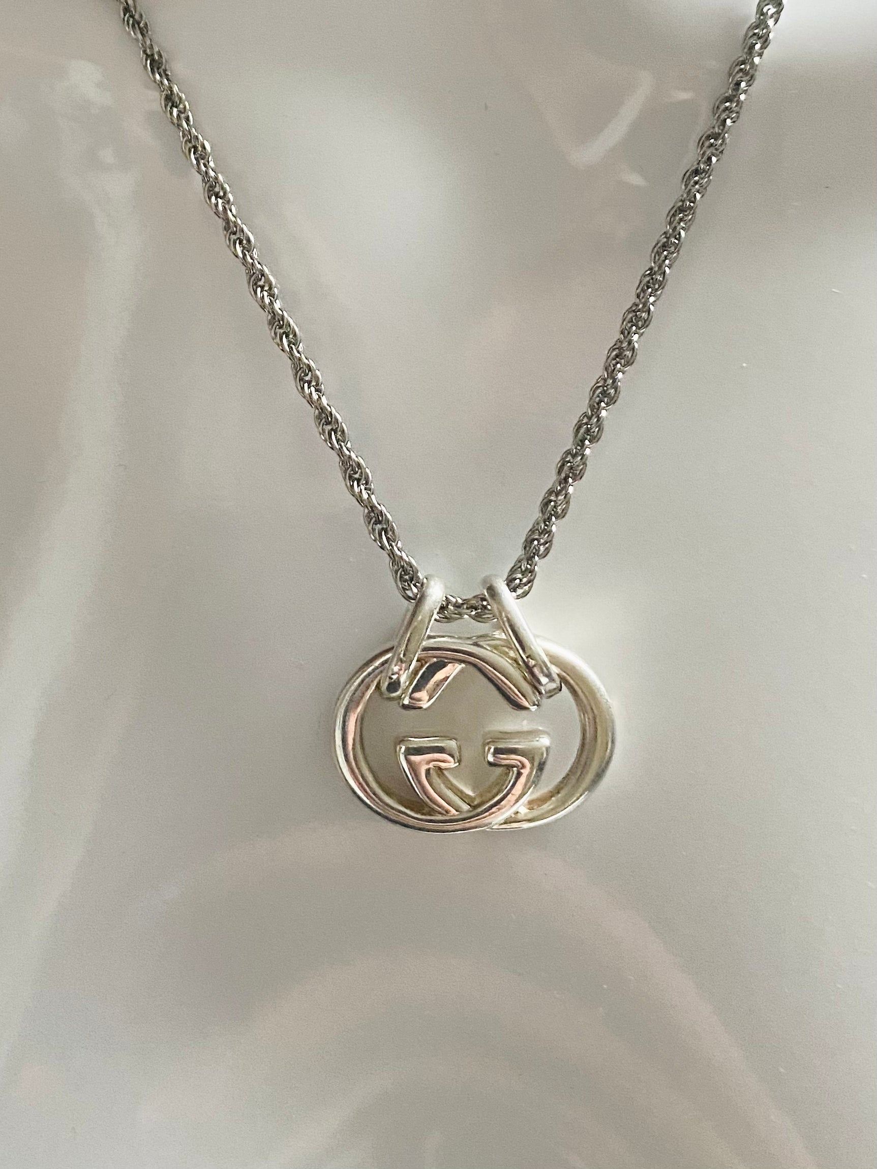 Vintage on sale gucci pendant