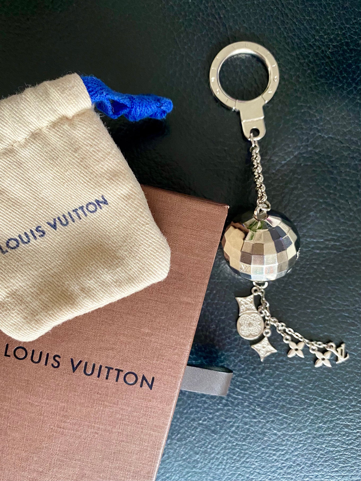 Authentic LOUIS VUITTON vintage silver flower reworked necklace